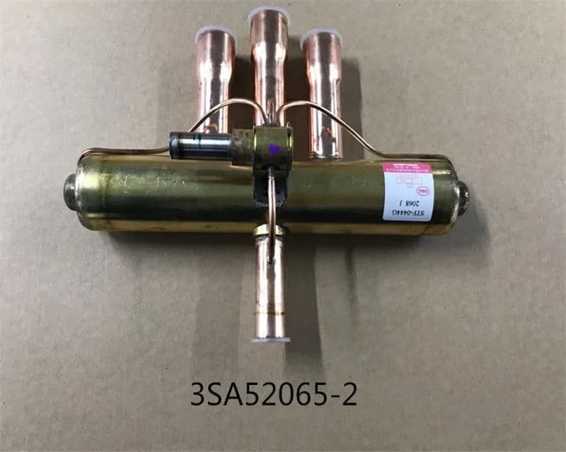 Illustration: Four-Way Valve (industrial)