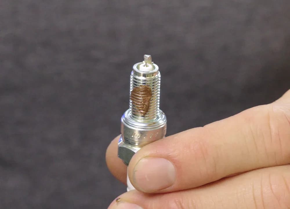 Illustration: Spark Plug (motorcycle)