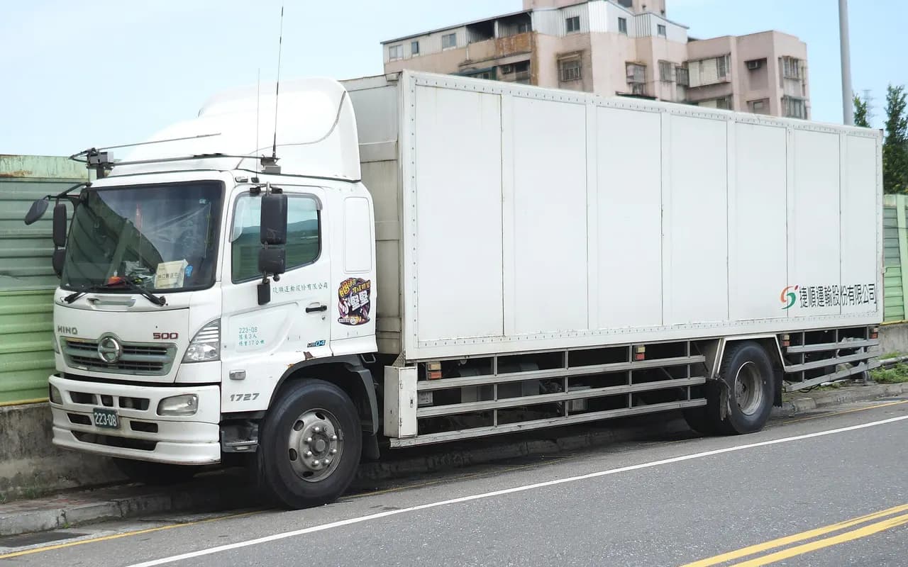 Hino 500 truck