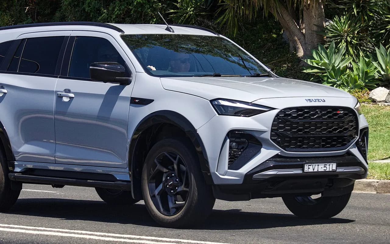 Isuzu MU-X SUV